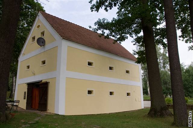 Socha Josef Andrle bydlí v barokní sýpce
