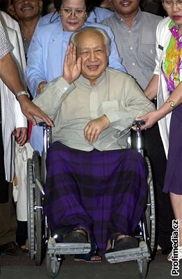 Suharto na snímku z kvtna 2005.