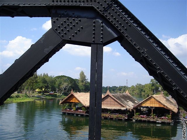 Thajsko, Kanchanaburi. Most pes eku Kwai.