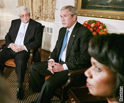 George Bush s Mahmúdem Abbásem a Condoleezzou Riceovou