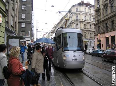 Do konce roku bude v Praze jezdit devt garantovaných nízkopodlaních linek.
