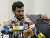 Mahmúd Ahmadíneád v Teheránu ped odletem do Spojených stát.