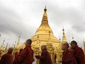 Protesty mnich v Barm