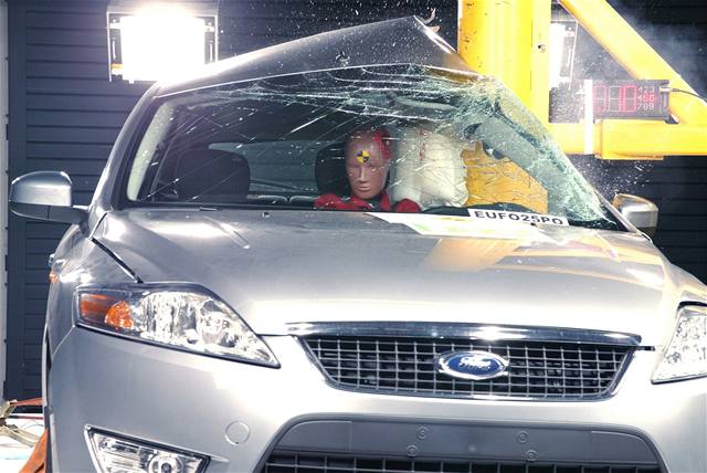 Crashtest Ford Mondeo