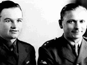Jan Kubi (vlevo) s Jozefem Gabkem 18. prosince 1941. Je to jejich posledn snmek pozen jet v Britnii.