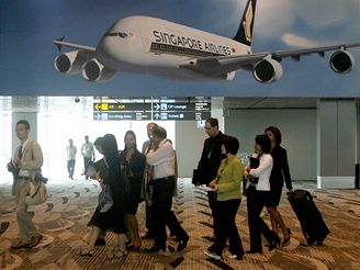 Letadlo Airbus A380 pistlo v Singapuru.