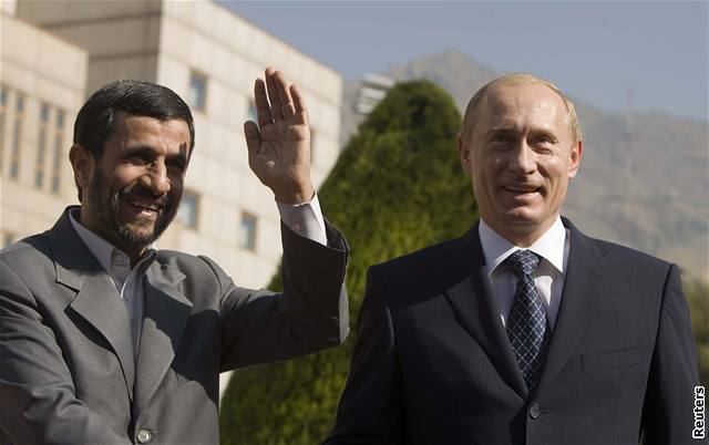 Mahmúd Ahmadíneád a Vladimir Putin