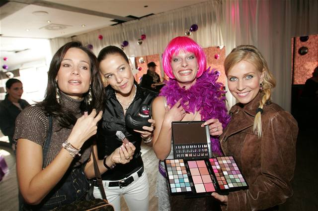 zleva: Klára Dolealová, Radka Kocurová, Kristina Kloubková-Bastienová a Michaela Ochotská na Sephora Disco Party