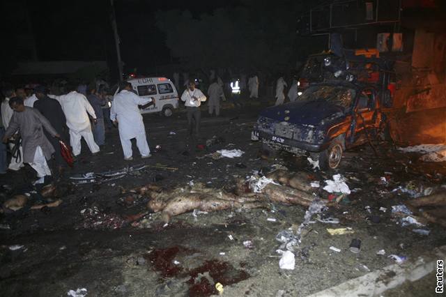 Bombový útok v pákistánském Karáí