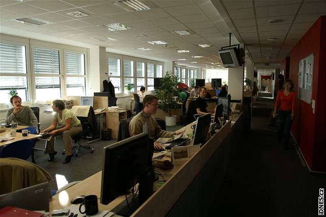Redakce iDNES.cz a MF DNES sedí ve spoleném newsroomu.