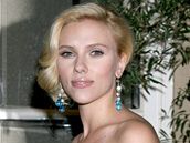 Scarlett Johansson na 14. ročníku předávání cen Women in Hollywood magazínu Elle (15. října 2007) Scarlett Johansson na 14. ročníku předávání cen Women in Hollywood magazínu Elle (15. října 2007)