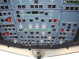 Pstroje na strop pilotn kabiny v Airbusu A-319CJ