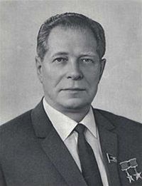 Dmitrij Ustinov - lovk, kter prakticky tyi desetilet dil sovtsk raketov a kosmick program