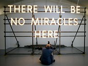 Nathan Coley - instalace There Will Be No Miracles Here