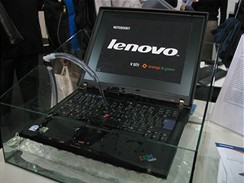 IBM ThinkPad s klvesnic odolnou proti polit