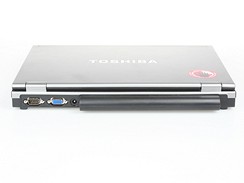 Toshiba - pohled na zadn st