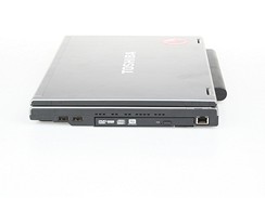 Toshiba - pohled na prav bok