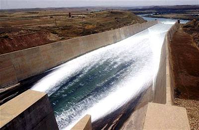 Mosulská pehrada pojme zhruba ticetkrát více vody ne Lipno