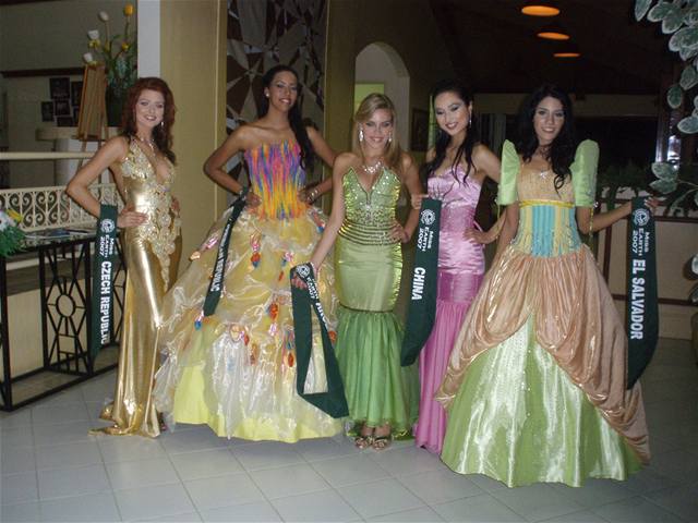 Úastnice Miss Earth 2008