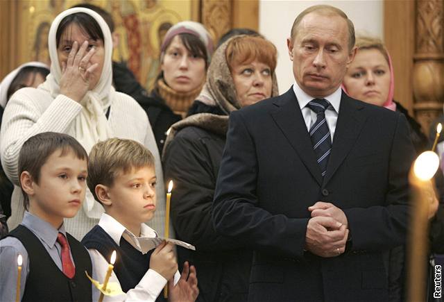 Putin se zúastnil bohosluby slouené ruským patriarchou Alexijem II.