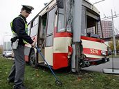 V centru Brna havaroval trolejbus. V nemocnici skonila idika a est cestujících. Ilustraní foto