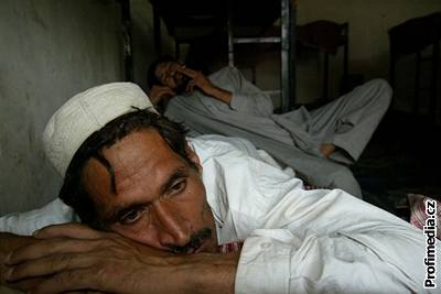 Ztracen existence: heroinu v Afghnistnu propadly desetitisce lid