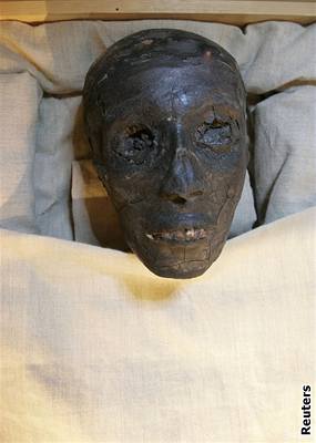 Mumifikovaná hlava faraona Tutanchamona