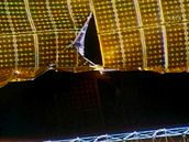 V solárním panelu Mezinárodní vesmírné stanice se udlala trhlina velká 75 centimetr.