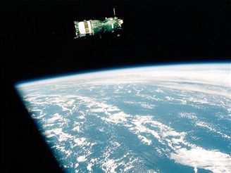 Pohled na Sojuz z paluby Apolla
