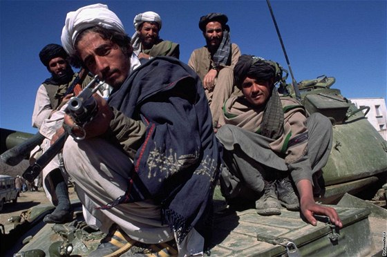 NATO selhalo pi zásobování afghánských policist. K potravinám i munici se dostal Taliban. Ilustraní foto