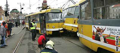 V Plzni se srazily dv tramvaje.