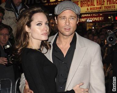 Angelina Jolie a Brad Pitt na premiée filmu Beowulf v Londýn (11. listopadu 2007)