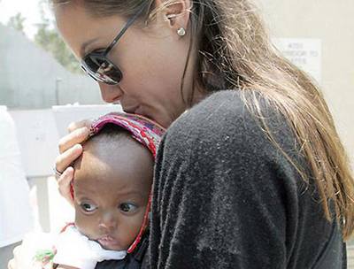 Angelina Jolie s adoptovanou dcerou Zaharou