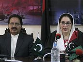Pákistánská expremiérka Bénazír Bhuttová krátce po svém proputní
