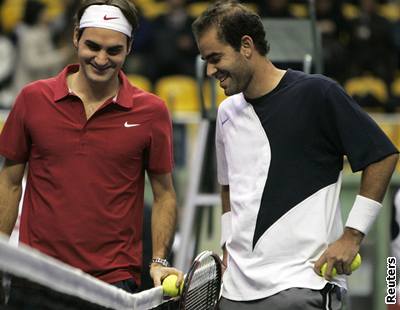 Roger Federer (vlevo), Pete Sampras
