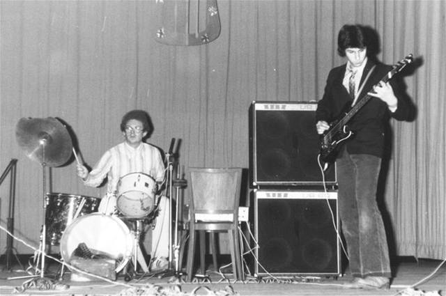 Walter Barto hrál v kapele u od 70. let