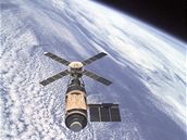 Stanice Skylab nakonec se tstím dopadla do Indického oceánu