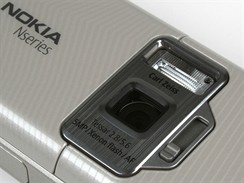 Nokia N82