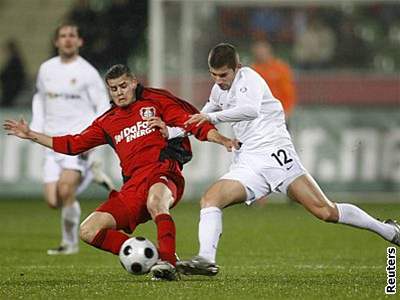 Sparta - Leverkusen; Rezek (vpravo) - Barnetta
