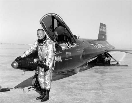 Neil Armstrong u letadla X-15