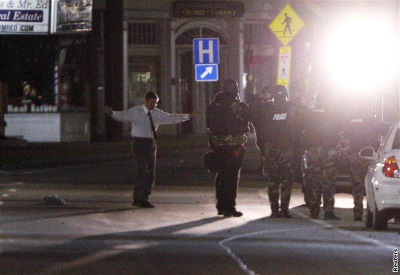 Leeland Eisenberg se vzdává policii