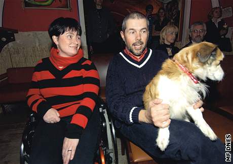 Marek Eben s manelkou Markétou a jejich psem