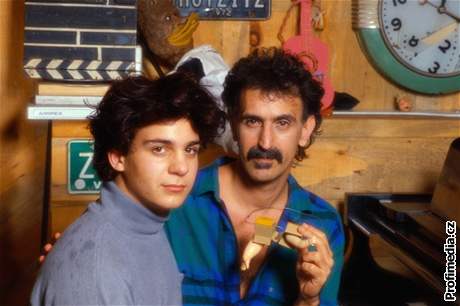 Ahmet Zappa se svým otcem Frankem