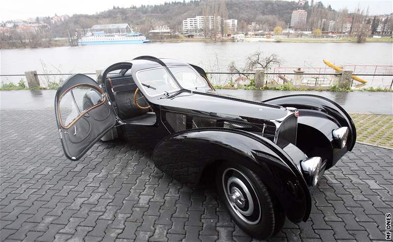 Výjimené Bugatti 57 SC Atlantic navrhl syn zakladatele slavné znaky.