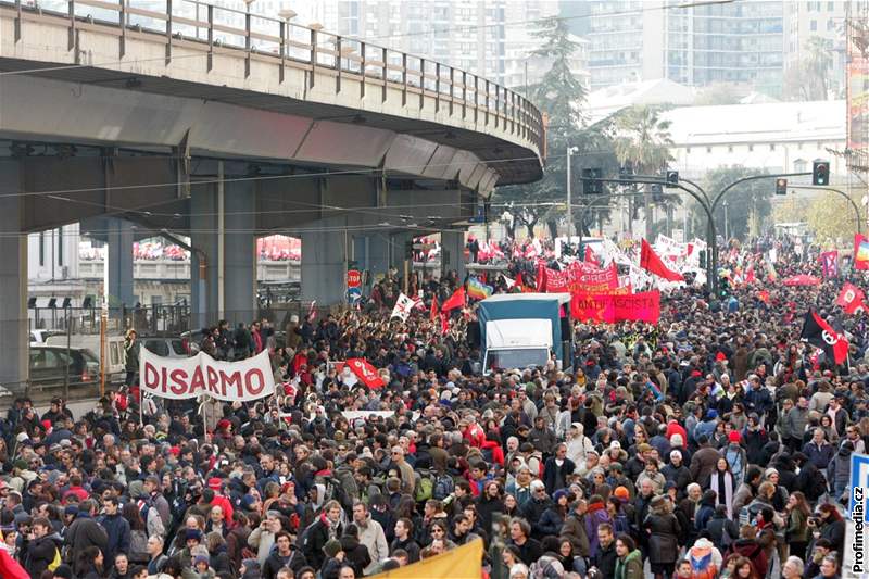 Bhem protest v Janov zastelila policie demonsranta Carla Giulianiho