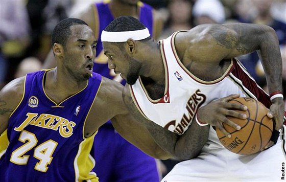 Kobe Bryant (vlevo), LeBron James