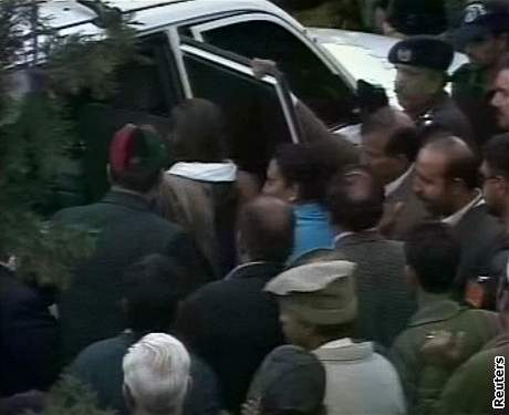 Auto Benzr Bhuttov po atenttu 