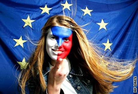 eská republika v roce 2004 pistoupila k základním smlouvám o EU. Dosud je ale neratifikovala.
