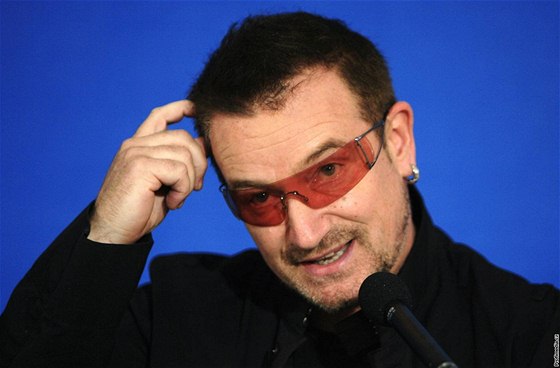 Frontman kapely U2 Bono.