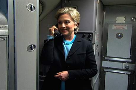 Hillary Clintonová jako letuka 
